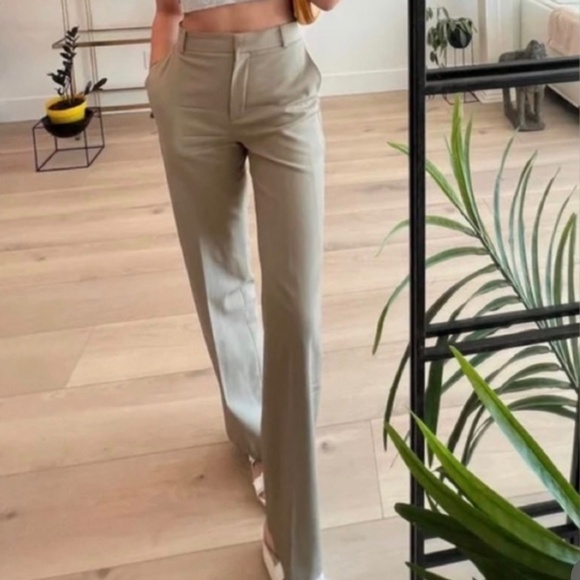 Babaton Agency pants matte pearl. - Picture 2 of 4